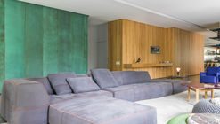 PVN House / HGMA + Claudia Haguiara Arquitetura
