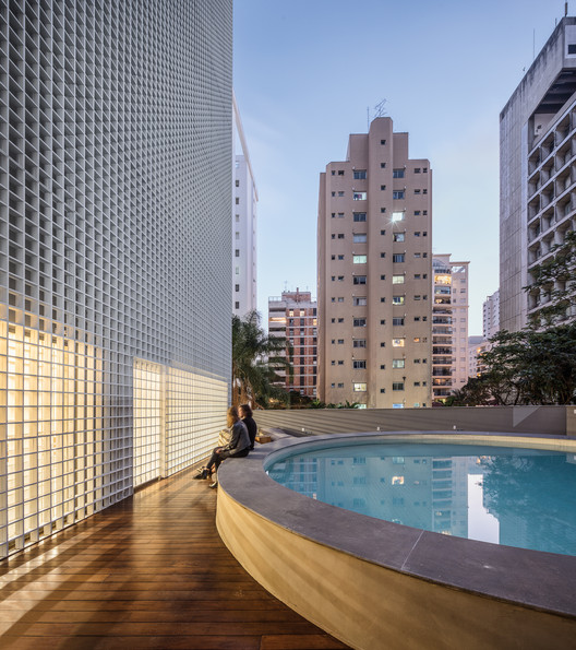 Edificio Único / Studio Arthur Casas - Imagen 12 de 21