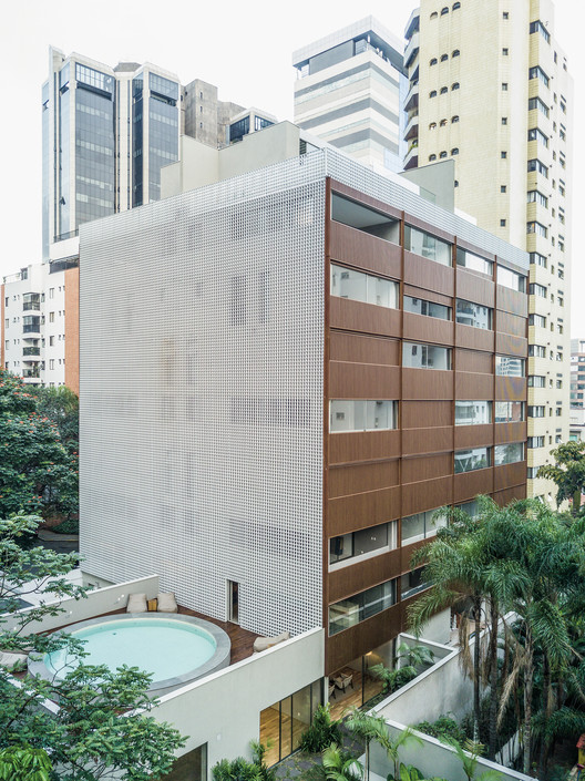 Unico Building / Studio Arthur Casas - Residential