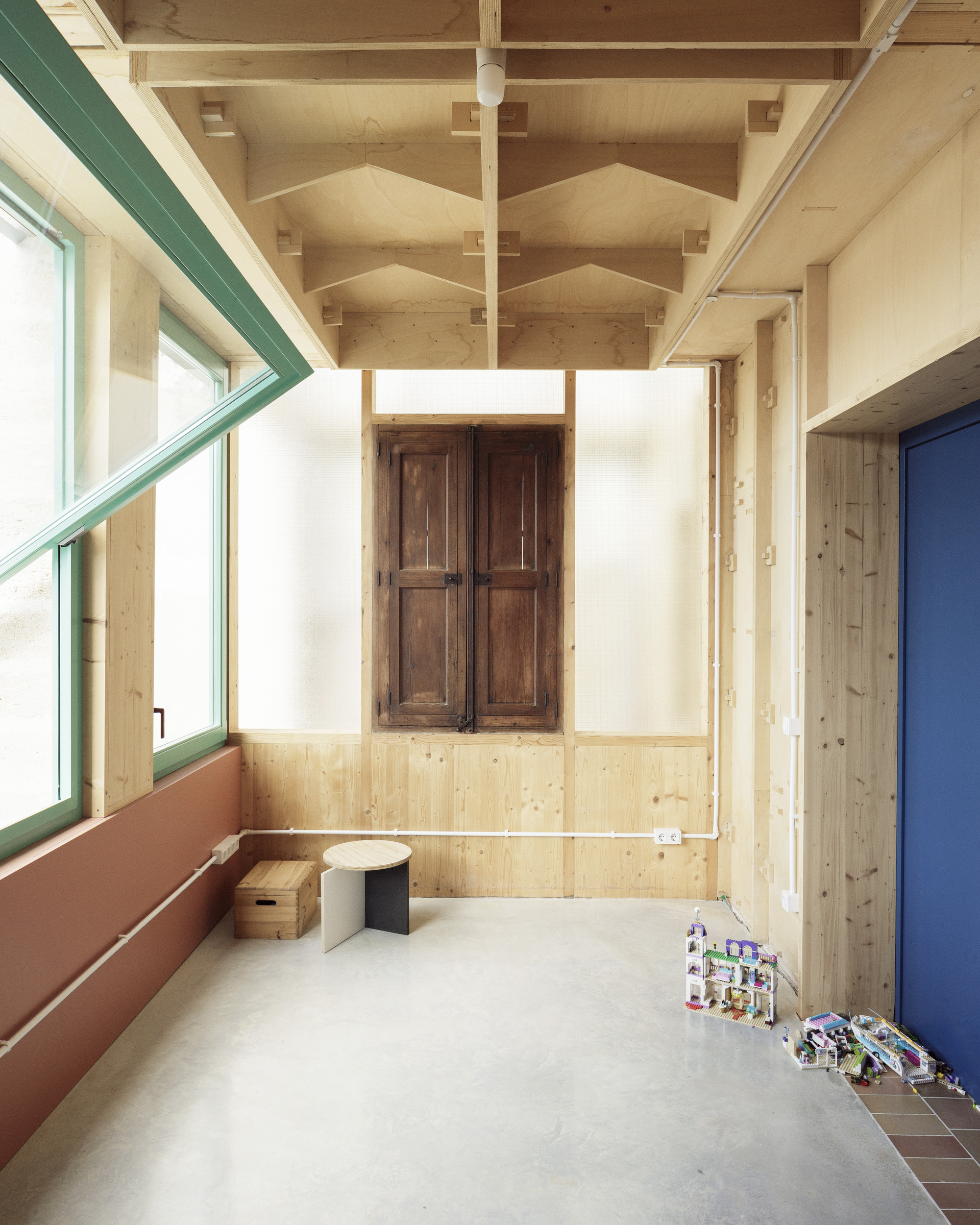 Gallery of Plywood House / SMS Arquitectos 13