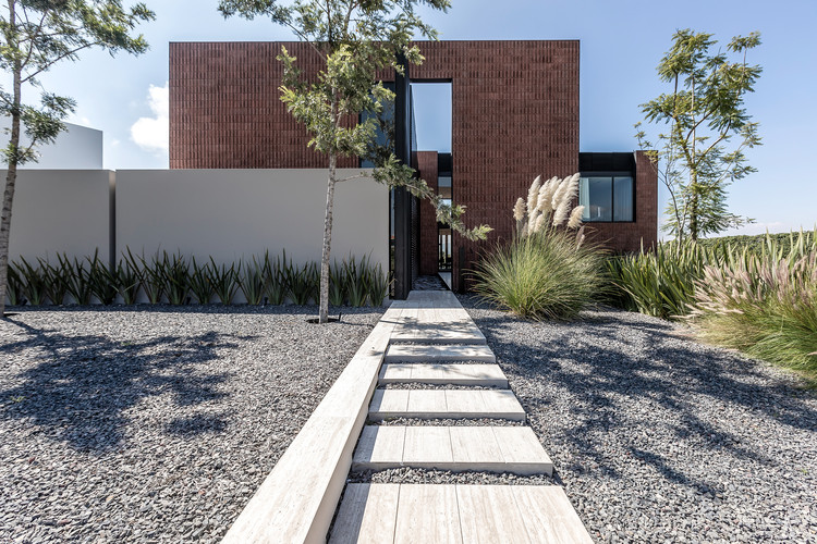 Casa Mariana / LABarq - Casas, Jardín, Fachada