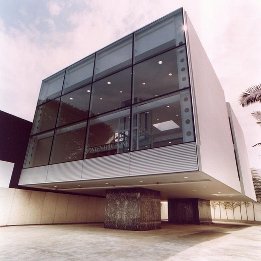 Do you know the architect Aurelio Martinez Flores? Do you know the architect Aurelio Martinez Flores? - Image 10 of 19