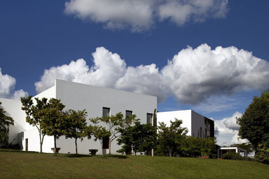 Do you know the architect Aurelio Martinez Flores? Do you know the architect Aurelio Martinez Flores? - Image 18 of 19