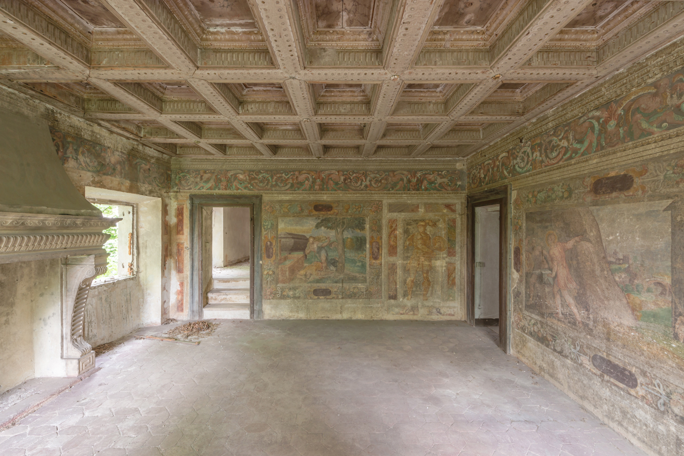 Gallery Of Dust Cracked Walls And Enchanting Artwork 25