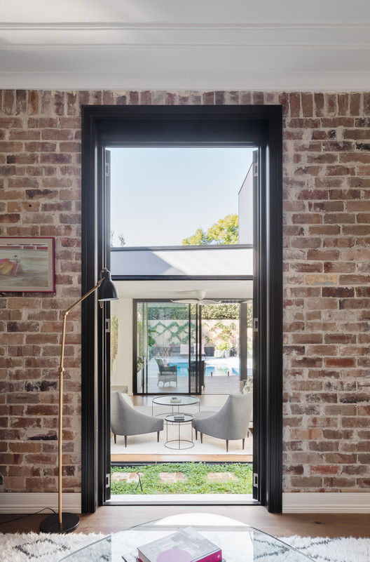 Casa interiorexterior / Joshua Mulders Architects