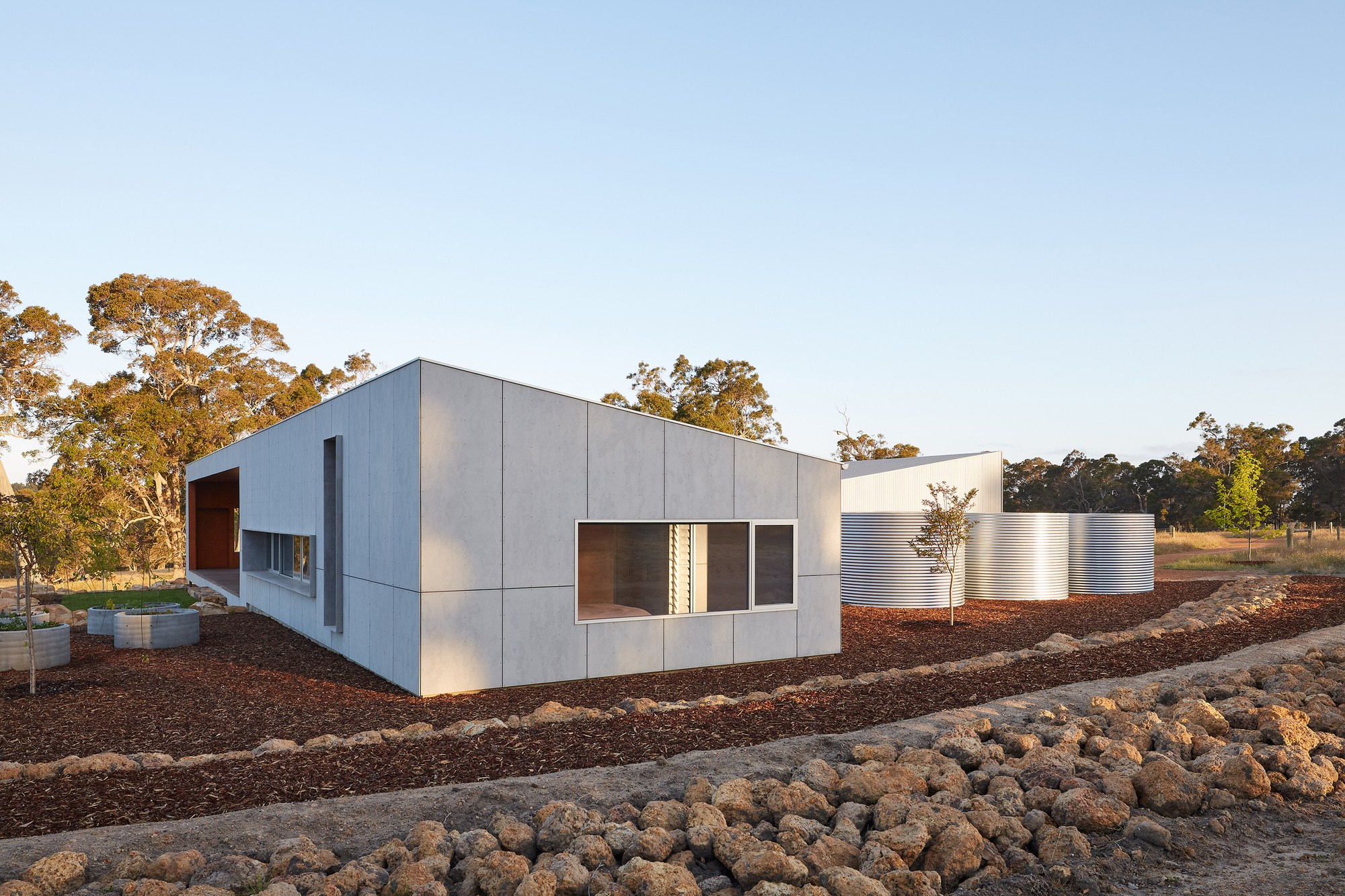 Gallery of Paddock House / Archterra Architects 19