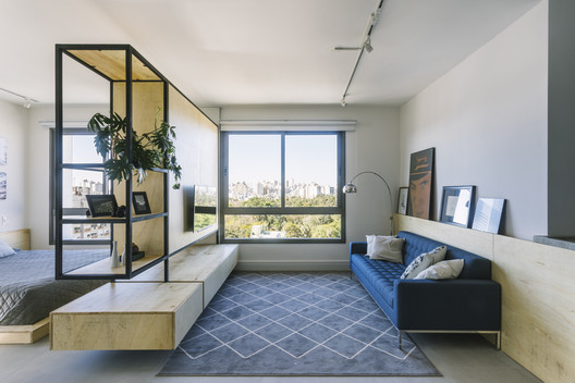 Artsy Apartment / BARRA Arquitetos Artsy Apartment / BARRA Arquitetos - Image 1 of 23