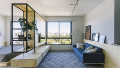 Artsy Apartment / BARRA Arquitetos