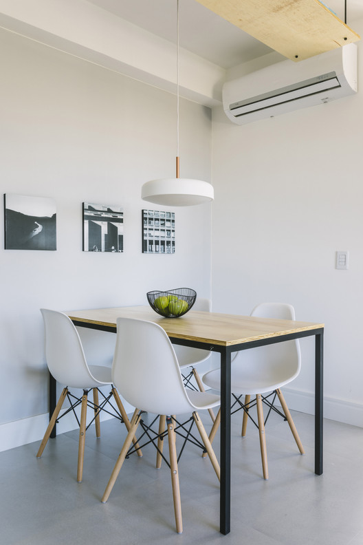 Artsy Apartment / BARRA Arquitetos Artsy Apartment / BARRA Arquitetos - Image 14 of 23
