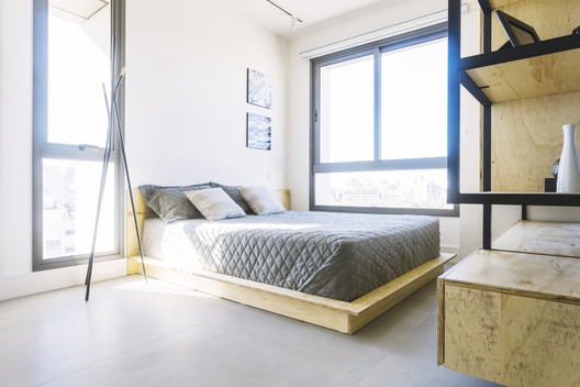 Artsy Apartment / BARRA Arquitetos Artsy Apartment / BARRA Arquitetos - Image 4 of 23
