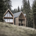 Refugee Meranza / Architekt Andreas Gruber - Exterior Photography, Windows, Forest