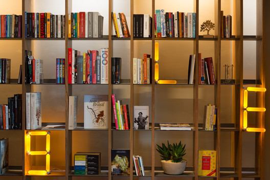 Centro de Engenharia Google Belo Horizonte / BCMF Arquitetos + MACh Arquitetos Centro de Engenharia Google Belo Horizonte / BCMF Arquitetos + MACh Arquitetos - Prateleira