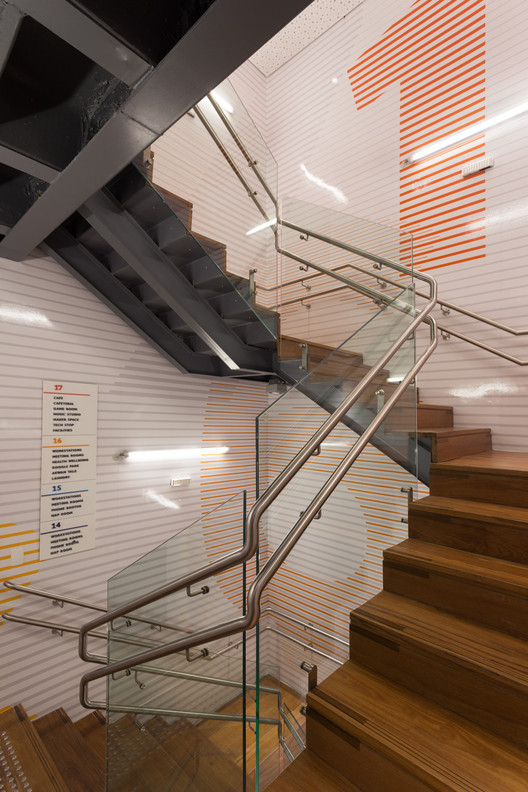 Centro de Engenharia Google Belo Horizonte / BCMF Arquitetos + MACh Arquitetos Centro de Engenharia Google Belo Horizonte / BCMF Arquitetos + MACh Arquitetos - Escada, Corrimão, Aço, Viga