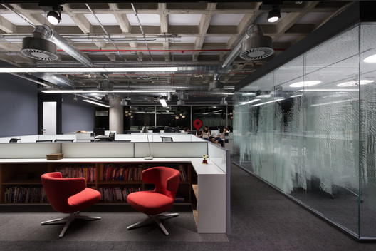 Centro de Engenharia Google Belo Horizonte / BCMF Arquitetos + MACh Arquitetos Centro de Engenharia Google Belo Horizonte / BCMF Arquitetos + MACh Arquitetos - Cadeira