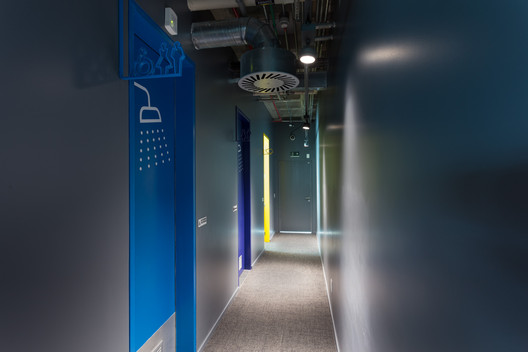 Centro de Engenharia Google Belo Horizonte / BCMF Arquitetos + MACh Arquitetos Centro de Engenharia Google Belo Horizonte / BCMF Arquitetos + MACh Arquitetos - Porta