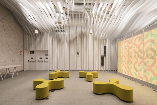 Espaço de Eventos Google São Paulo / BCMF Arquitetos + MACh Arquitetos - Cadeira