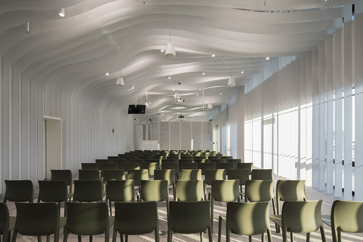 Espaço de Eventos Google São Paulo / BCMF Arquitetos + MACh Arquitetos - Cadeira
