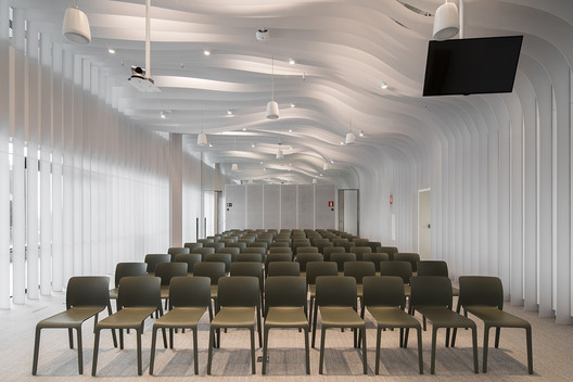 Espaço de Eventos Google São Paulo / BCMF Arquitetos + MACh Arquitetos - Cadeira