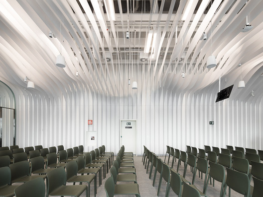 Espaço de Eventos Google São Paulo / BCMF Arquitetos + MACh Arquitetos - Cadeira