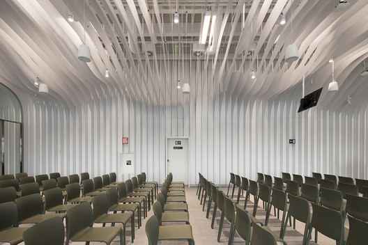 Espaço de Eventos Google São Paulo / BCMF Arquitetos + MACh Arquitetos - Cadeira