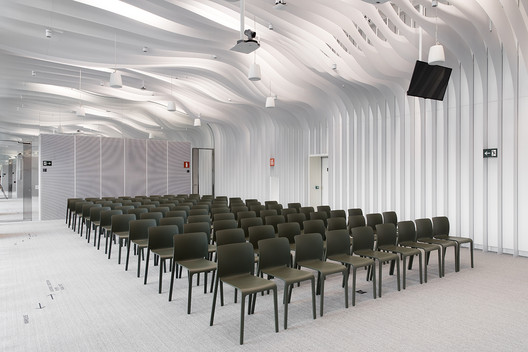 Espaço de Eventos Google São Paulo / BCMF Arquitetos + MACh Arquitetos - Cadeira