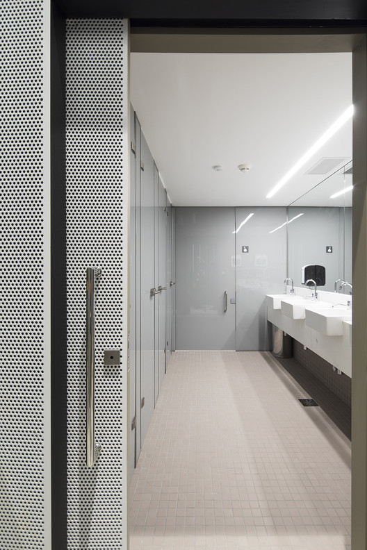 Espaço de Eventos Google São Paulo / BCMF Arquitetos + MACh Arquitetos - Pia, Banheiro