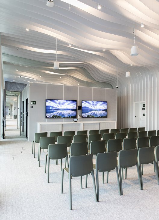 Espaço de Eventos Google São Paulo / BCMF Arquitetos + MACh Arquitetos - Cadeira