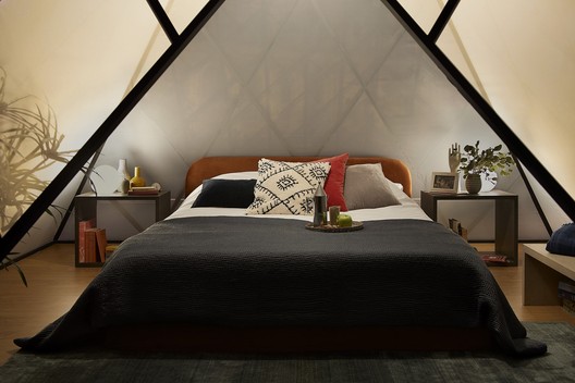 Airbnb is Treating One Lucky Guest to a Night in the Louvre (Including Drinks with the Mona Lisa) - Image 7 of 9