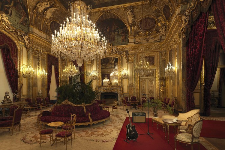 Airbnb is Treating One Lucky Guest to a Night in the Louvre (Including Drinks with the Mona Lisa) - Image 5 of 9