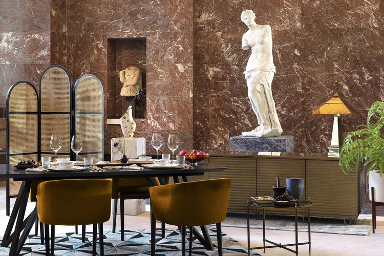 Airbnb is Treating One Lucky Guest to a Night in the Louvre (Including Drinks with the Mona Lisa) - Image 6 of 9