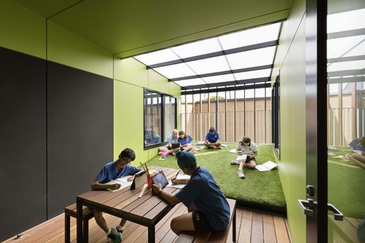 Caulfield Grammar School / Hayball - Interior Photography, Table