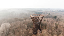 Torre de observación en Camp Adventure / EFFEKT