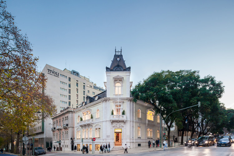 Palatial House on Liberdade 191-193 / Contacto Atlântico - Store