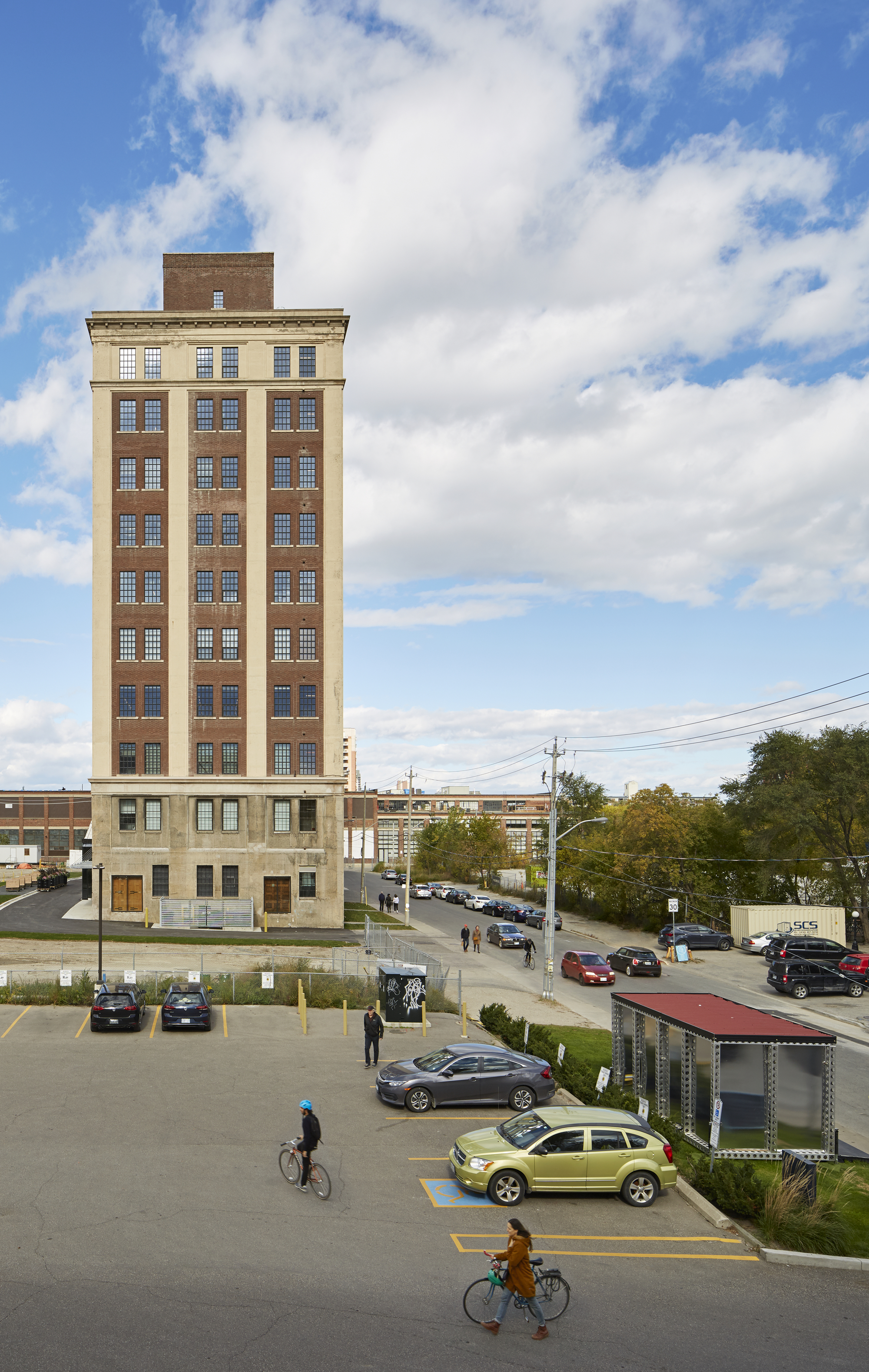 Gallery of Tower Automotive Building, Museum of Contemporary Art