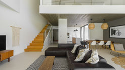 Aroeira House / Arquibio