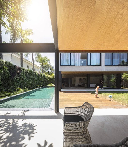 Residência Groenlândia / Fernanda Marques Arquitetos Associados - Janela, Jardim, Aido