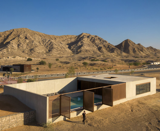 Al Faya 旅馆与水疗中心 / ANARCHITECT