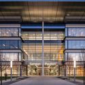 Foster + Partners Completes New Cleveland Health Pavilion - Image 3 of 4