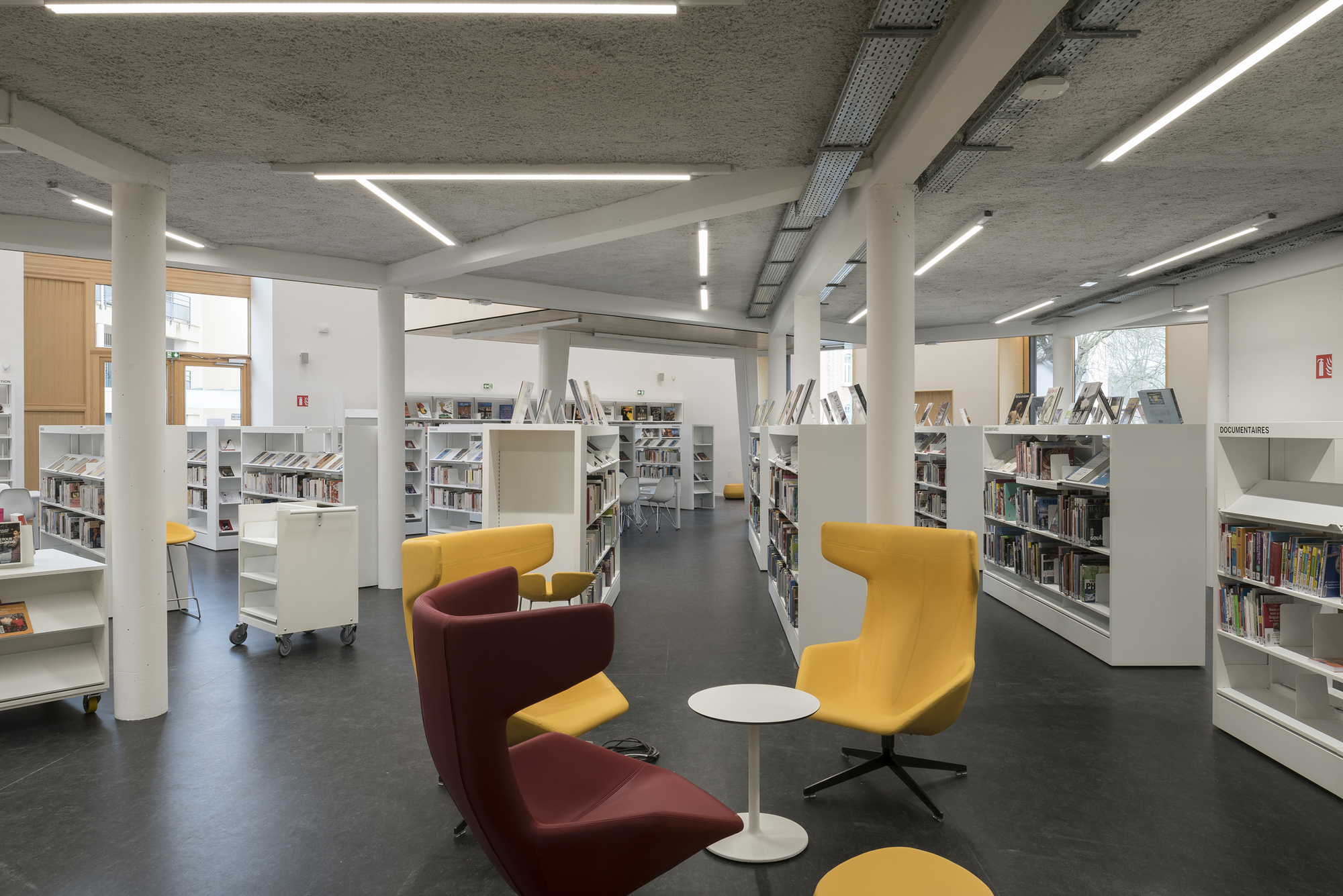 Gallery of Lunéville Multimedia Library / Studiolada 12