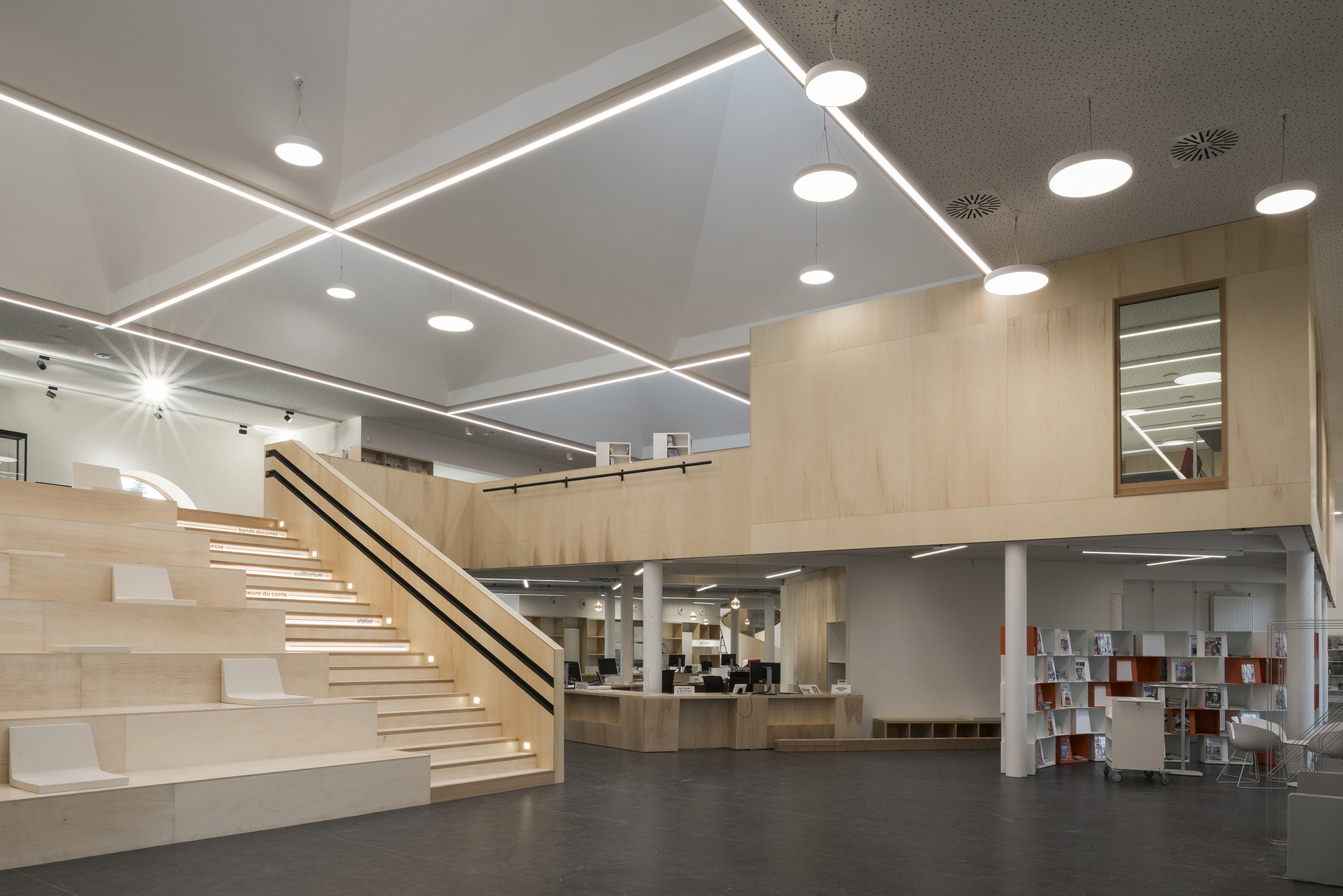Gallery of Lunéville Multimedia Library / Studiolada 20