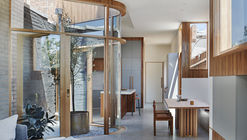 Tiger Prawn Renovation / WOWOWA Architects