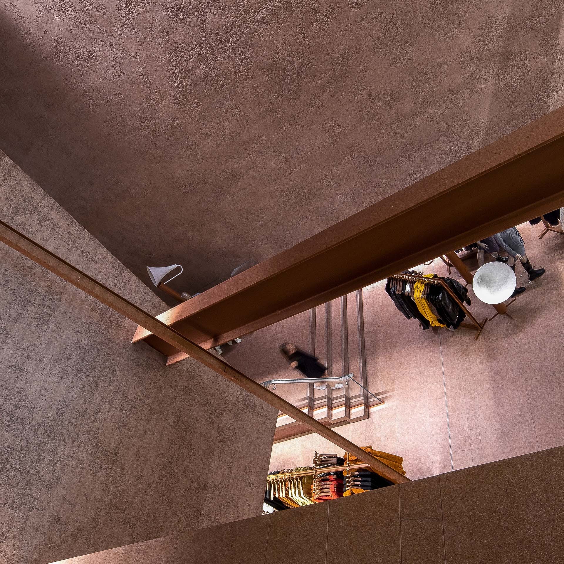 画廊 UR伦敦旗舰店 / 东仓建设 - 13