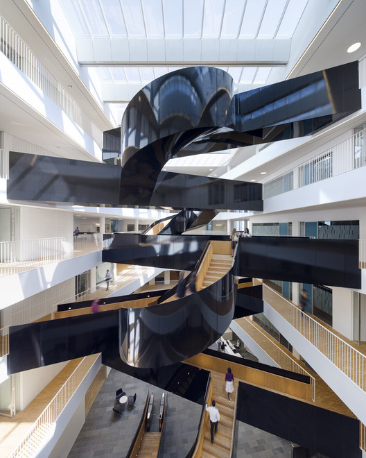 The sculptural staircases designed by 3XN - Imagem 1 de 4