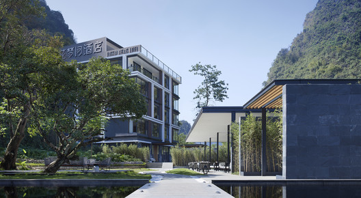 Blossom Dreams Hotel / Co-Direction Design Blossom Dreams Hotel / Co-Direction Design - Image 3 of 38