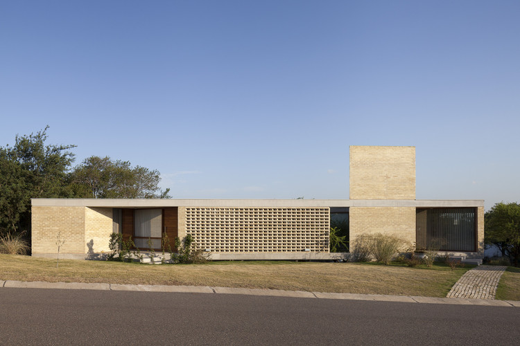 A.S. House / BLT Arquitectos - Houses