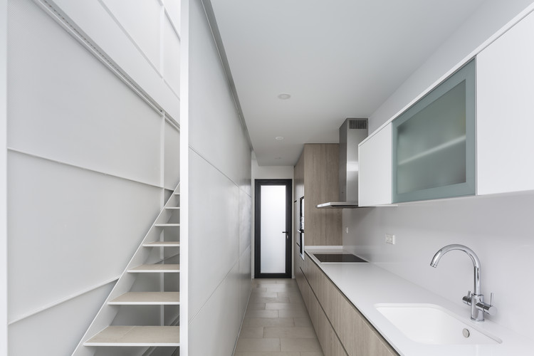 V19 Vivienda entre medianeras / Viraje arquitectura - Más Imágenes