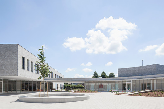 School Merlijn / LOW Architecten - Image 2 of 13