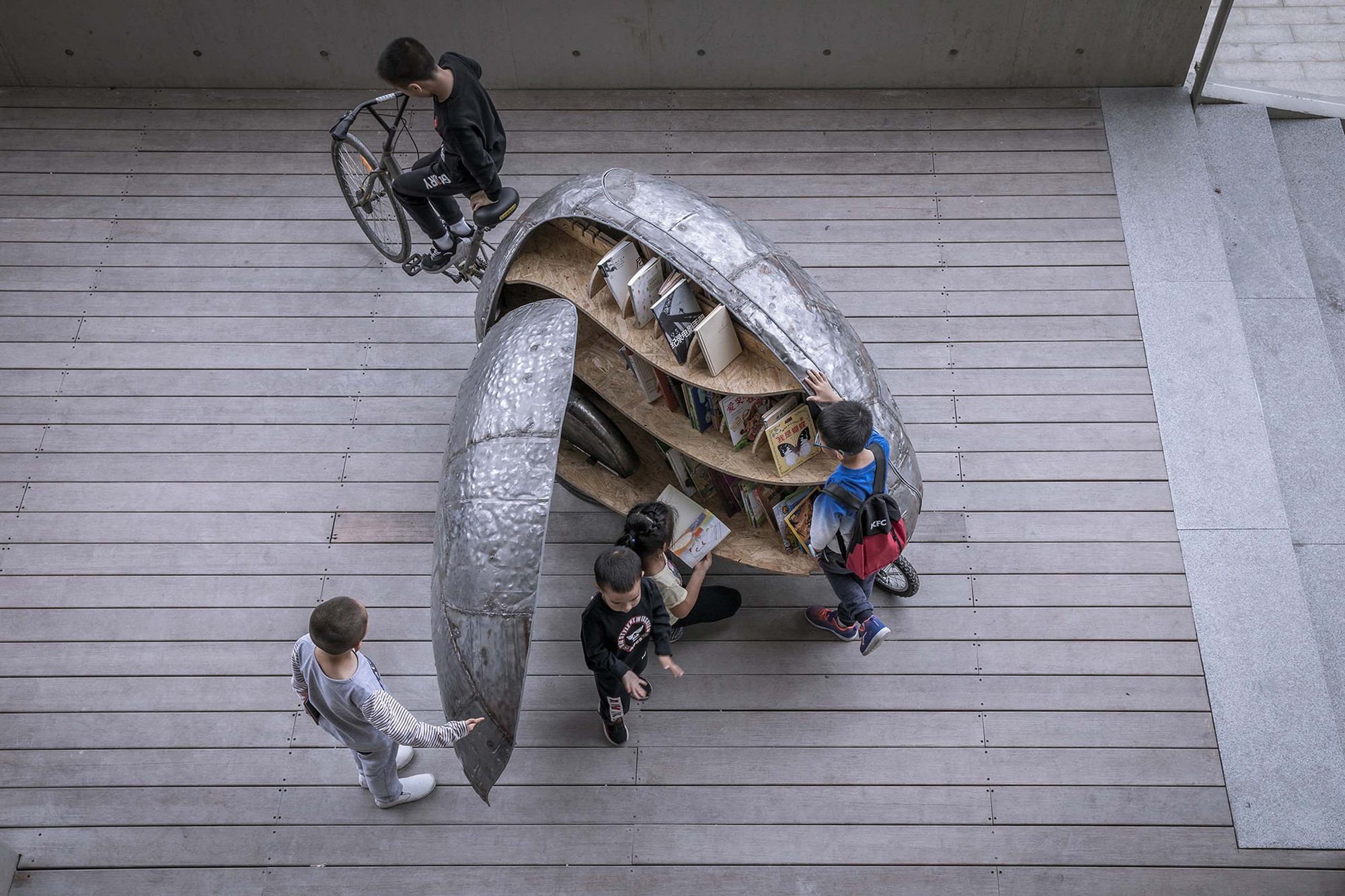 Gallery of Shared Lady Beetle, A Micro Movable Library for Kids / LUO ...
