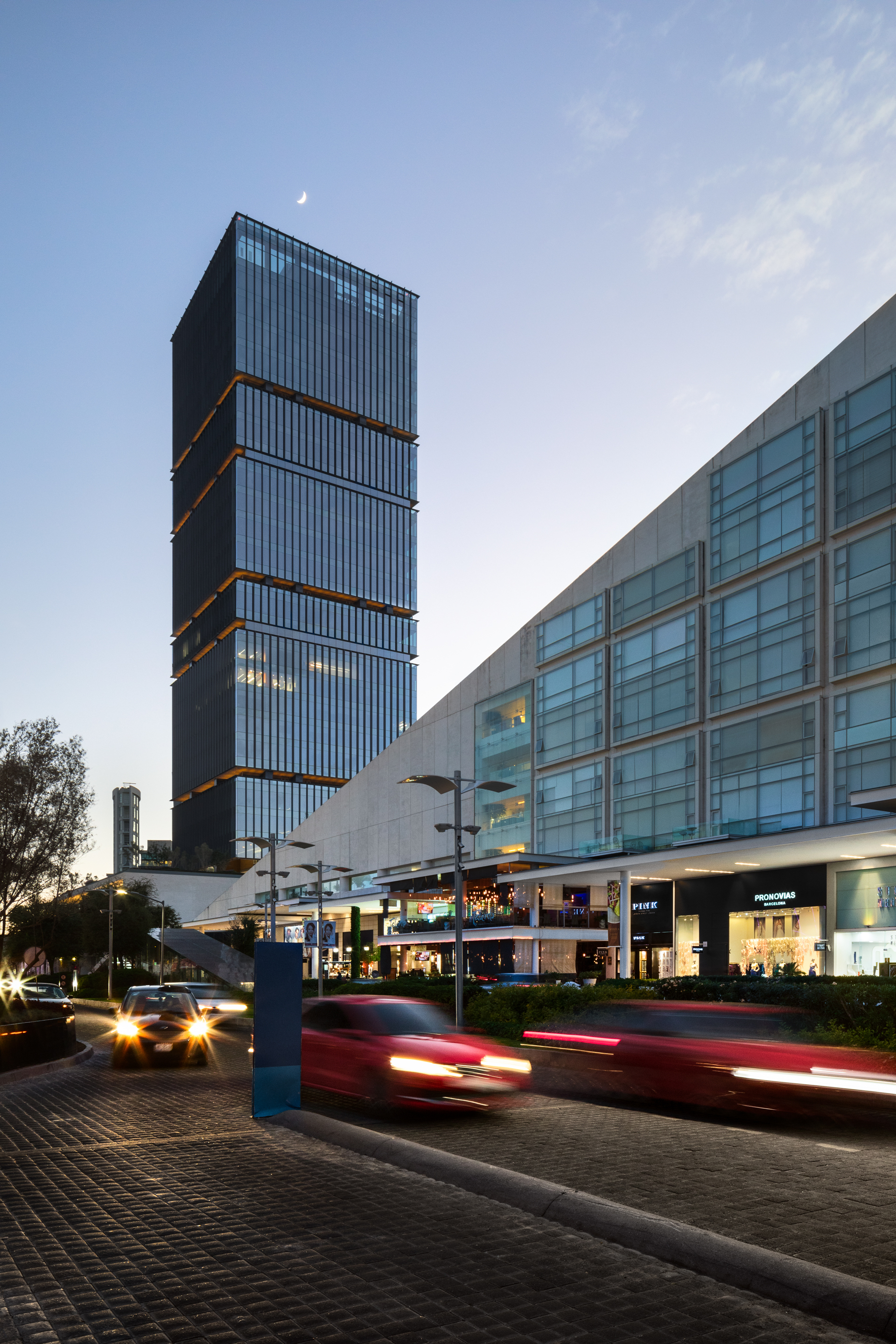 Gallery of Andares Corporate / Sordo Madaleno Arquitectos 4