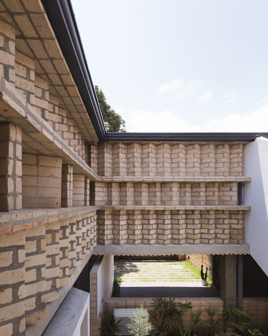 María Emilia House / Mínimo Común Arquitectura - Image 4 of 21